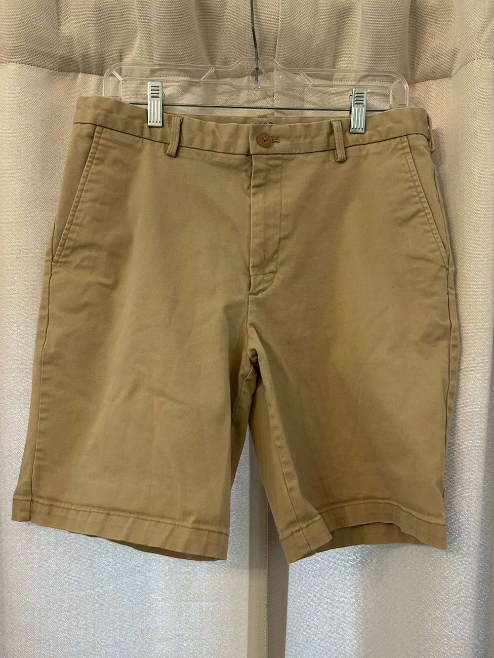 Izod Tan Flat Front Men's Shorts